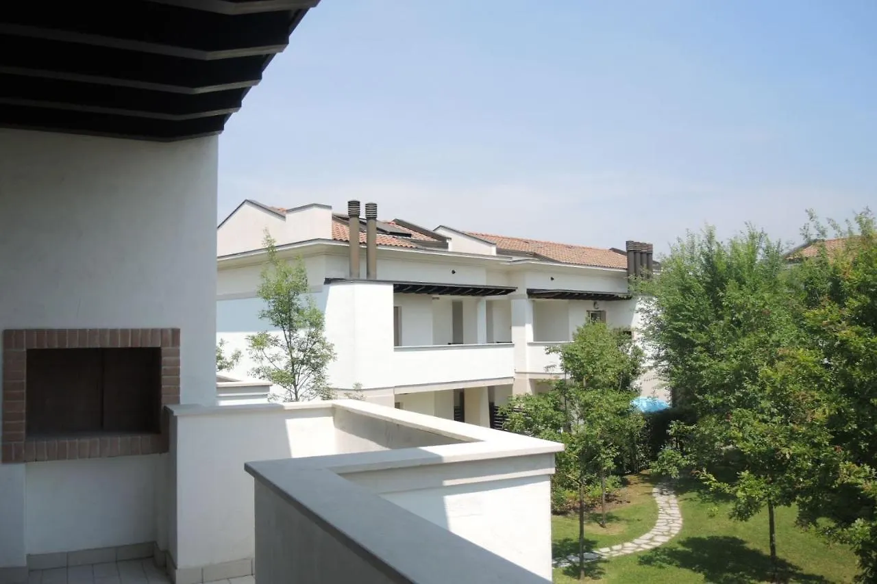 Experience The Charm Of Our Spacious Flat Bibione 0*,