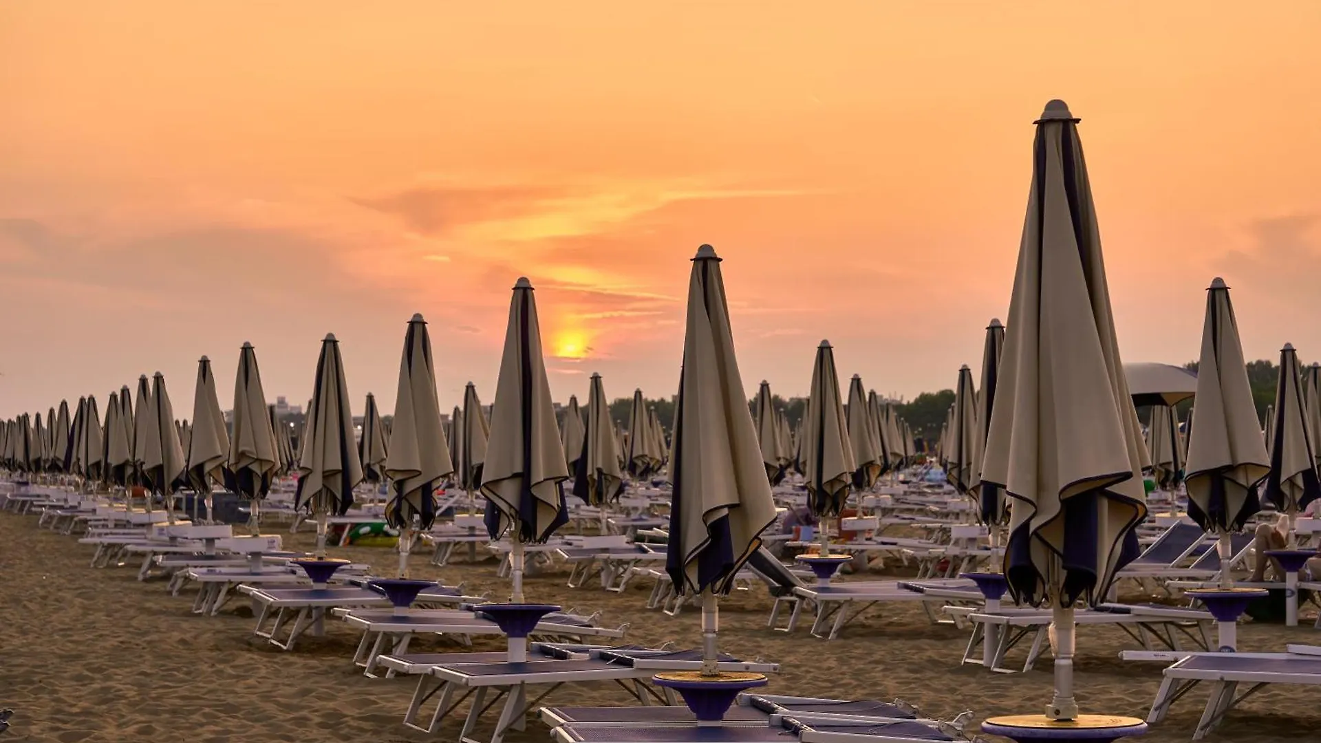 Experience The Charm Of Our Spacious Flat Bibione Apartment